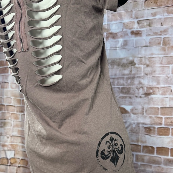 Affliction Women’s Graphic Short Sleeve V-Neck T-Shirt -NWT - Size: Large - Picture 9 of 10